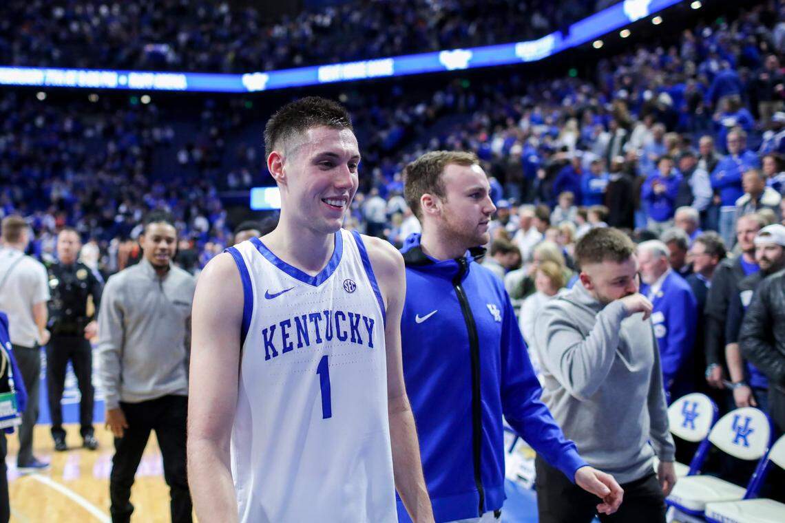 Kentucky’s CJ Fredrick leaves the court after his team’s defeat of Florida on Saturday at Rupp Arena. Fredrick scored 12 points, including three three-pointers.
