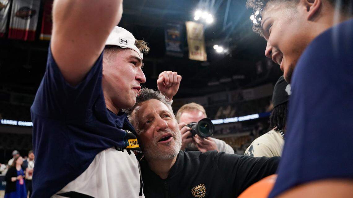 Kentucky basketball: Five things to know about the Oakland Golden Grizzlies