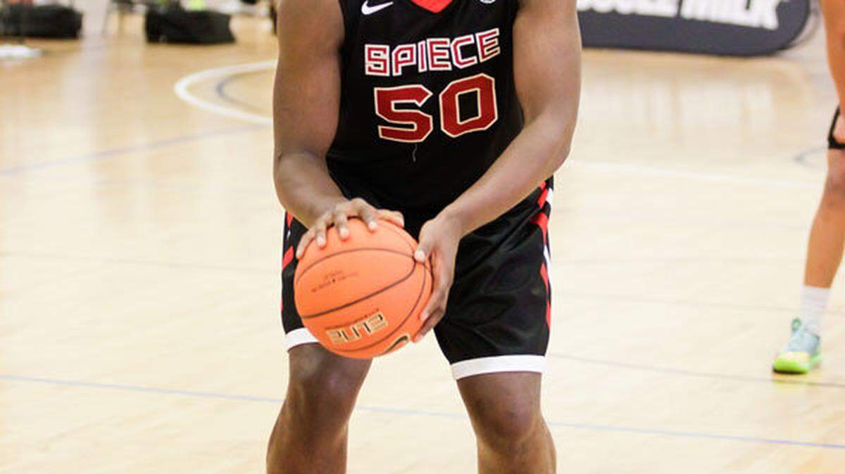 Kentucky target Caleb Swanigan put up big numbers as the star player on his AAU squad that qualified for the Nike Peach Jam last month. New UK assistant coach Barry Rohrssen, who recruited Swanigan at Pittsburgh, was in the stands for every one of his Peach Jam games. John Calipari took in a couple as well, and the UK coach was impressed enough to extend a scholarship offer a couple of days later.