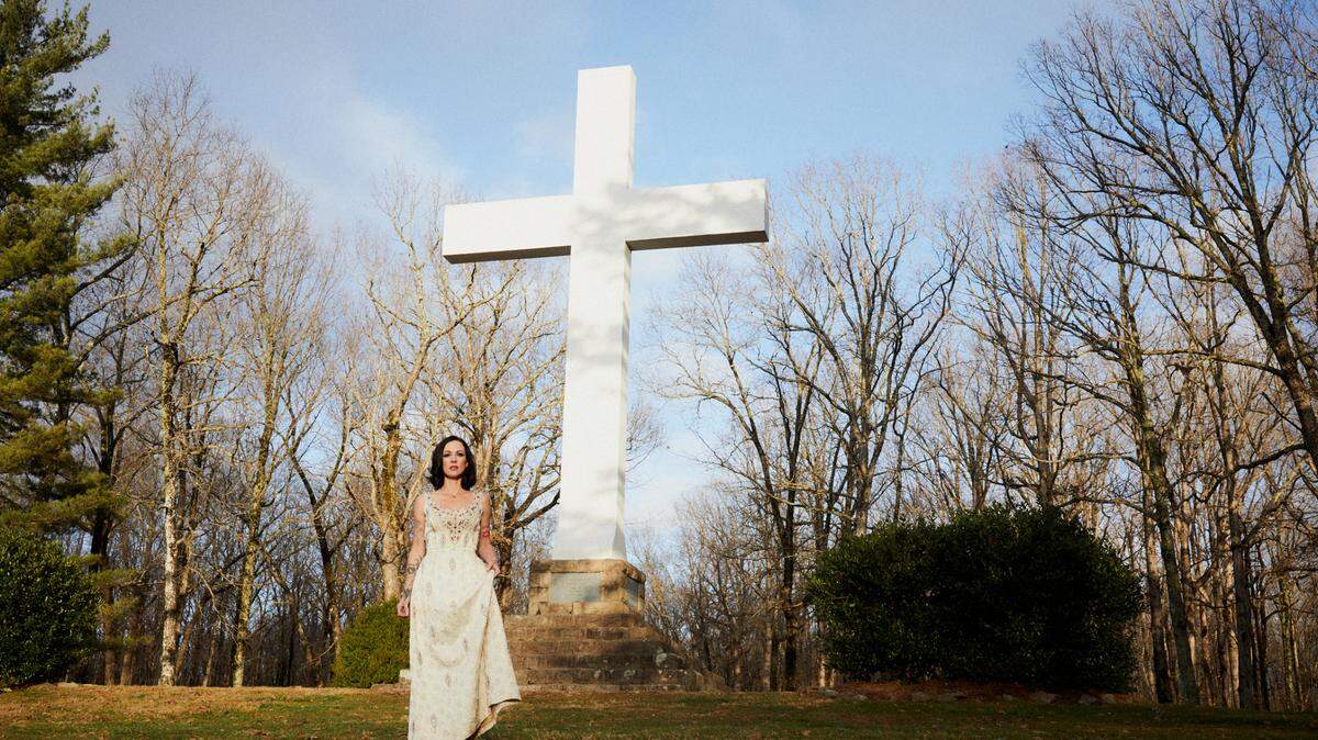 Amanda Shires will be at The Burl in a sold-out show with Nicole Atkins.