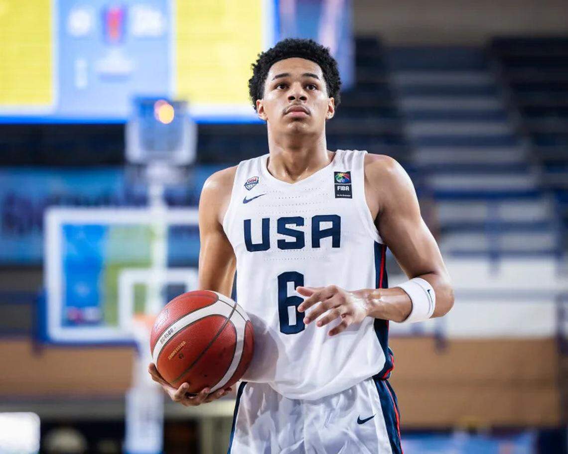 Class of 2028 college basketball recruit Kameron Mercer has already taken an unofficial recruiting visit to Kentucky basketball.