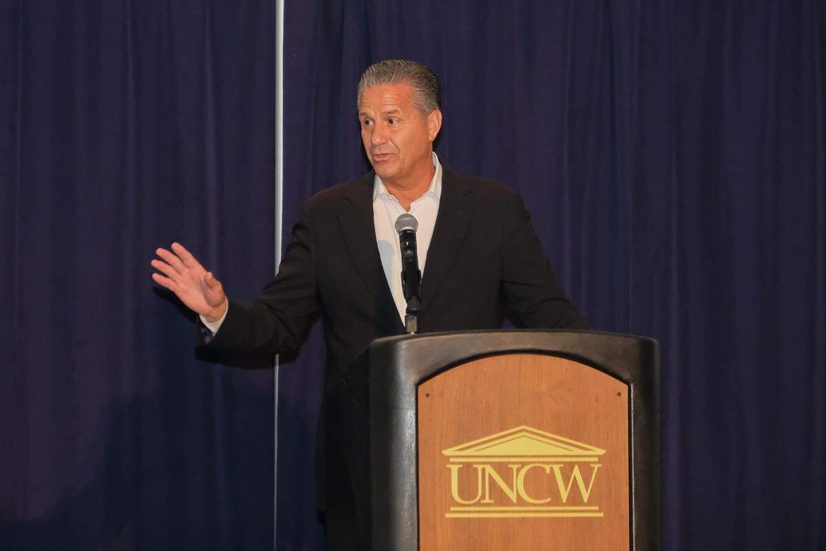 John Calipari spoke at the UNC-Wilmington basketball team’s annual tip-off dinner last fall.