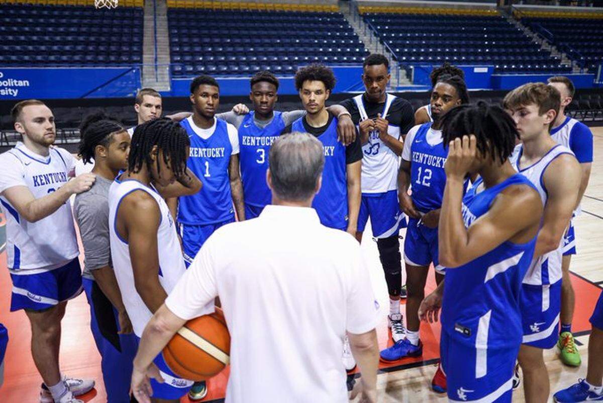 Head coach John Calipari addresses Kentucky’s players during the Wildcats’ preparations this week in Toronto for the GLOBL JAM.
