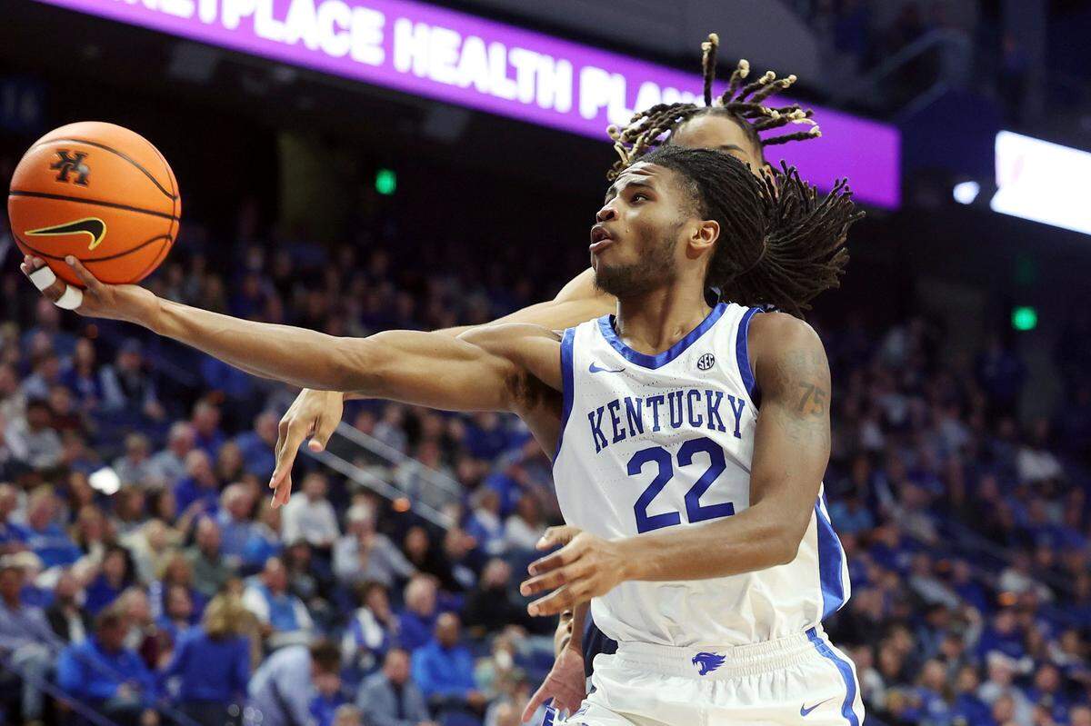 Kentucky freshman Cason Wallace (22) is making 52.9 percent of his field-goal attempts, 51.6 percent of his three-point tries but only 57.1 percent of his foul shots.