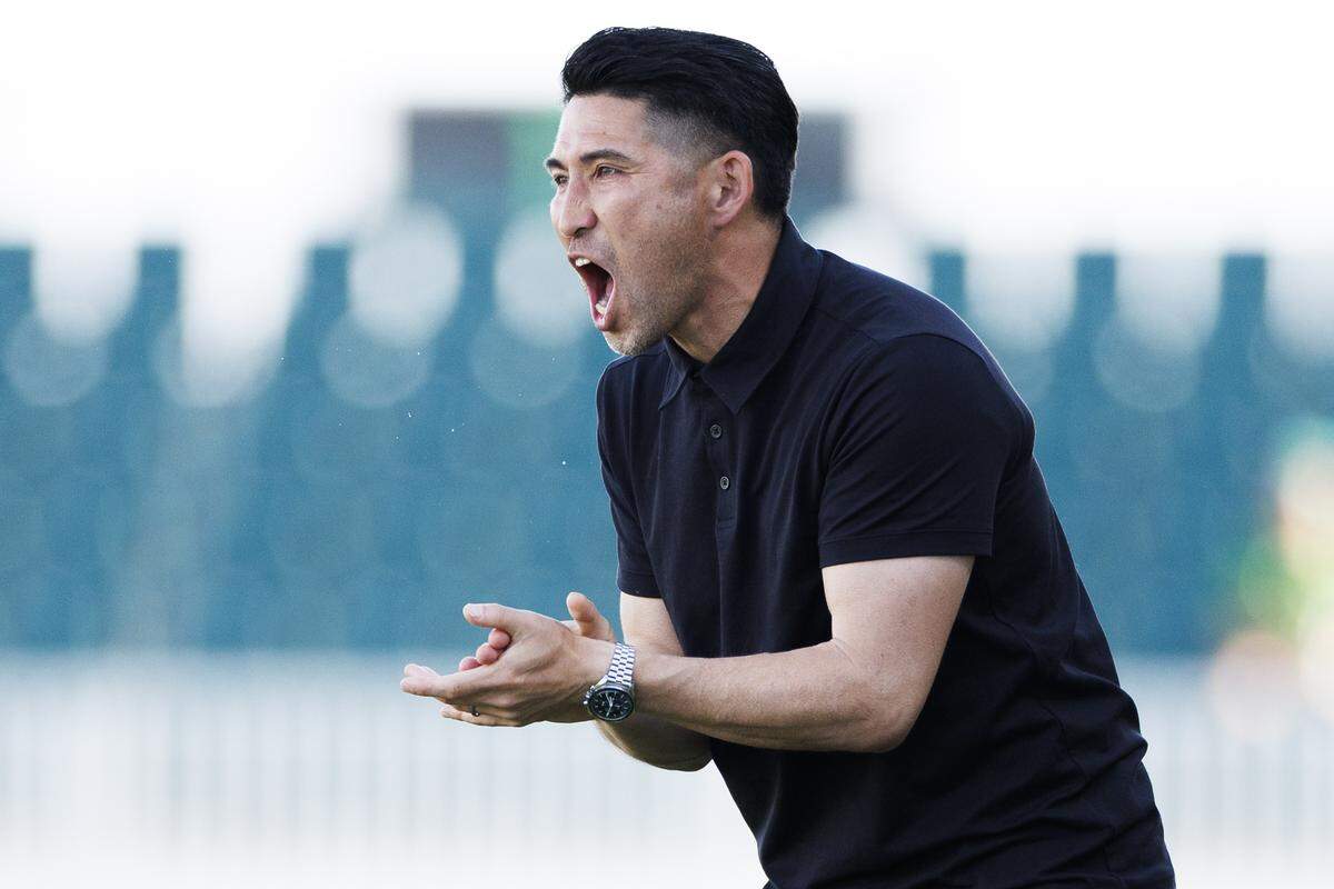 Lexington Sporting Club head coach Kosuke Kimura took over coaching duties from Masaki Hemmi during the Gainbridge Super League’s winter break after Hemmi was named the head coach of the LSC men’s team.