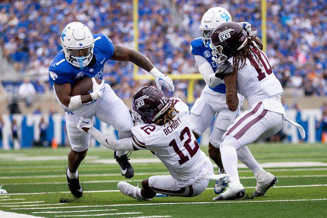 Kentucky running back Ray Davis (1) rushed for 52 yards on 12 carries in his second game as a Wildcat. He also caught three passes for 36 yards and a touchdown.