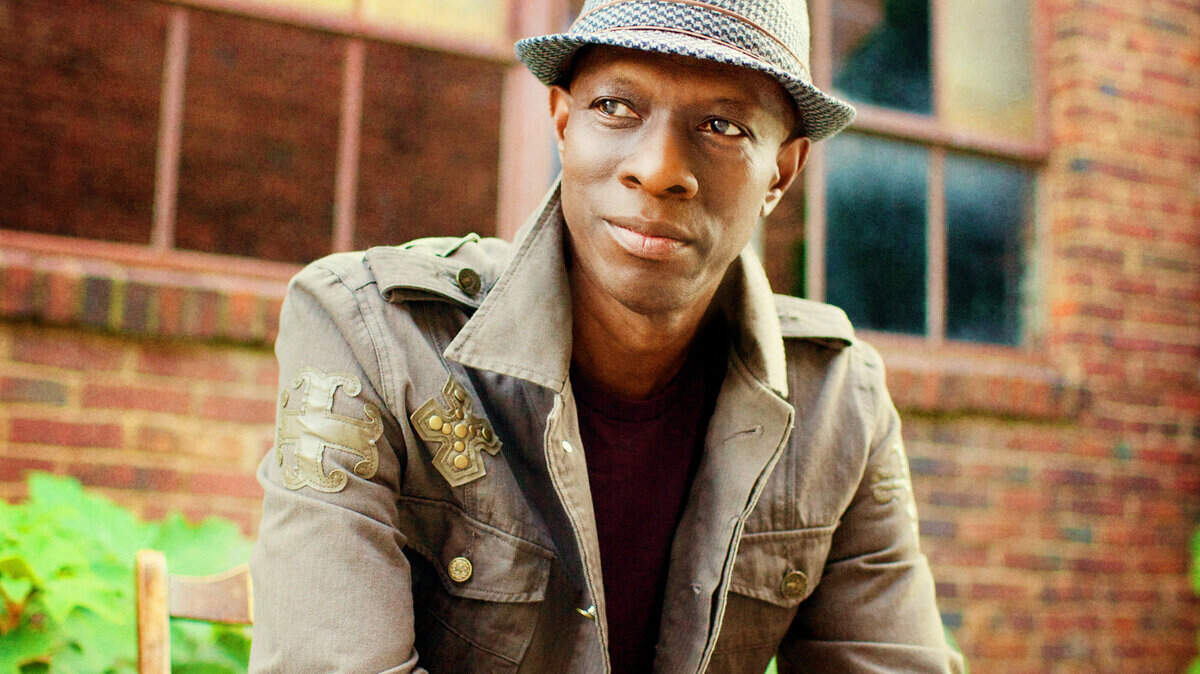 Keb' Mo' continues his transition from traditional blues to pop-soul on his latest album.    