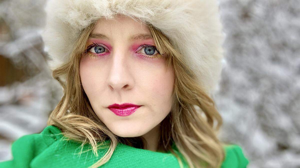 Lexington music scene veteran Kim Conlee of frigidkitty has released an album, “Indulgence,” featuring all original music.