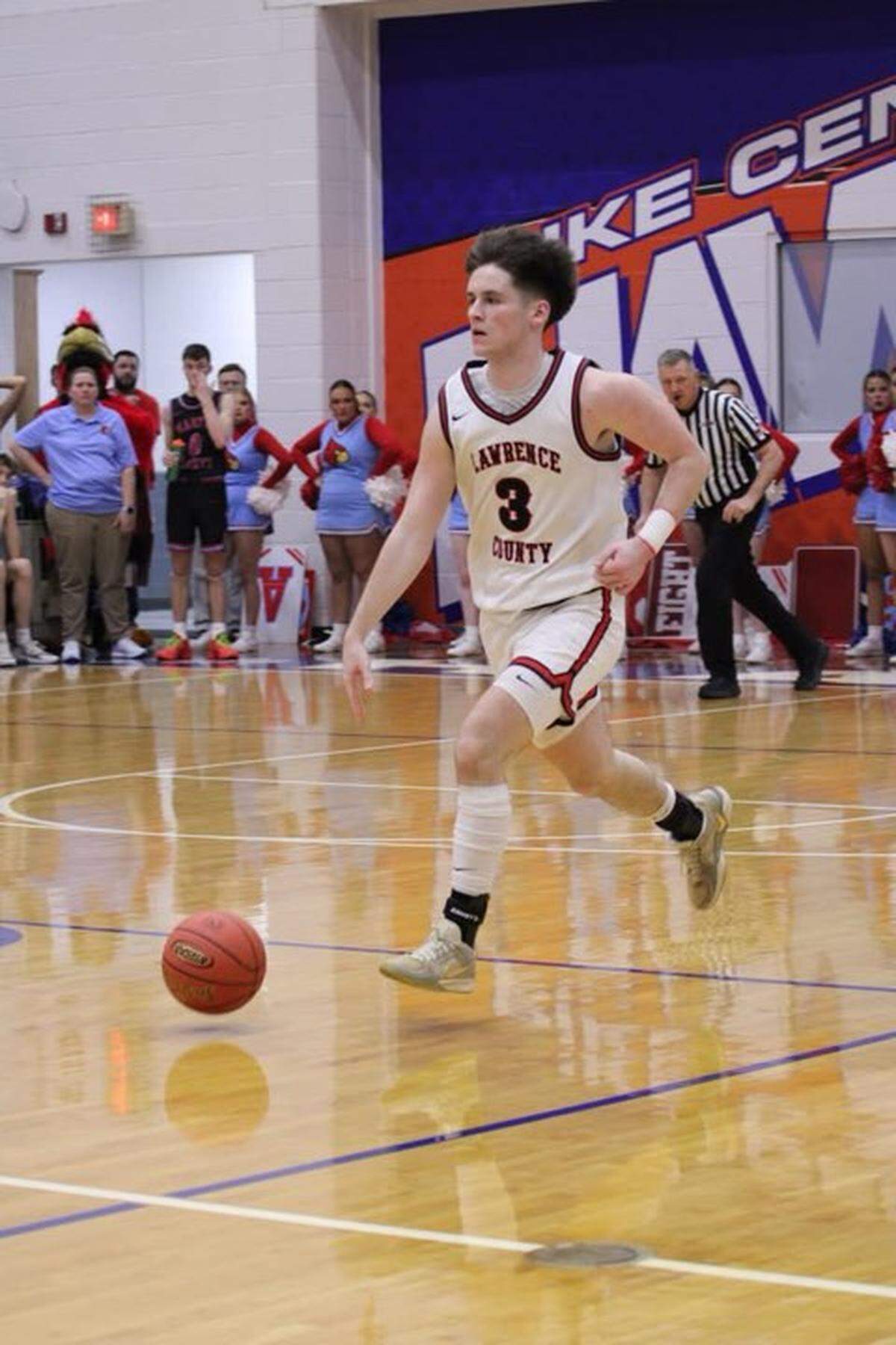 Lawrence County junior guard Gunnar Woods is averaging 18.6 points and 4.2 rebounds for the 15th Region champions. The Bulldogs will face 10th Region champ Montgomery County in Thursday’s opening round of the 2025 Boys’ Sweet Sixteen.