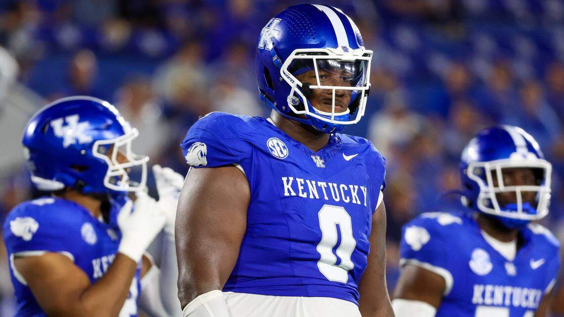 Kentucky All-American candidate Deone Walker leads a defense that is ninth in the FBS in yards allowed a game (244.2) and 14th in scoring defense (allowing 13.4 points a game).