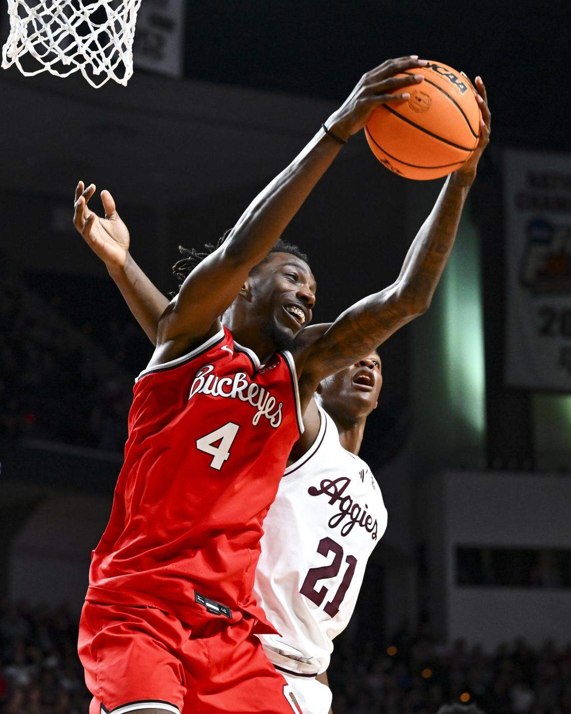 Aaron Bradshaw (4) entered the transfer portal one day before John Calipari left Kentucky, and the former Wildcat committed to Ohio State a week later.