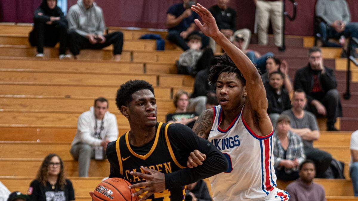 UK basketball has produced an elite offense with young players. Future Cats have noticed.
