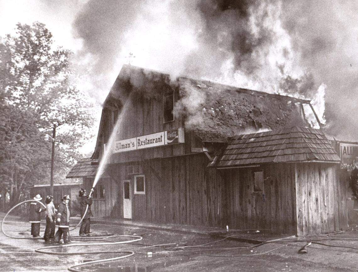 Firefighters from Clark and Madison County fought to save Allman’s Restaurant on Athens-Boonesboro Road on May 15, 1976. The popular restaurant overlooking the Kentucky River also burned in 1974 and again in 1978 and did not reopen. The restaurant is known as the home of the original beer cheese. The origin of beer cheese can be traced back to the 1940s and the restaurant known as Johnny Allman’s.