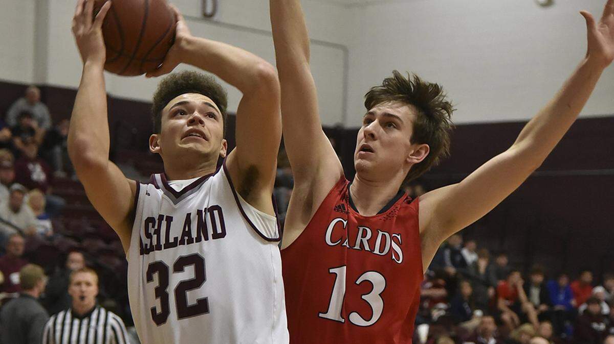 Clark County’s Brennan Canada, right, averaged 15.0 points and 9.4 rebounds per game this past season.