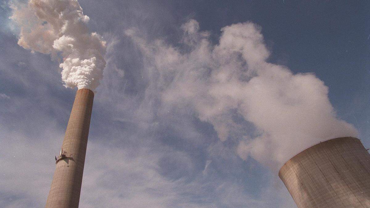 Obama would like to see restrictions on coal-fired power plants like this one: LG&E's Trimble County plant in Bedford.