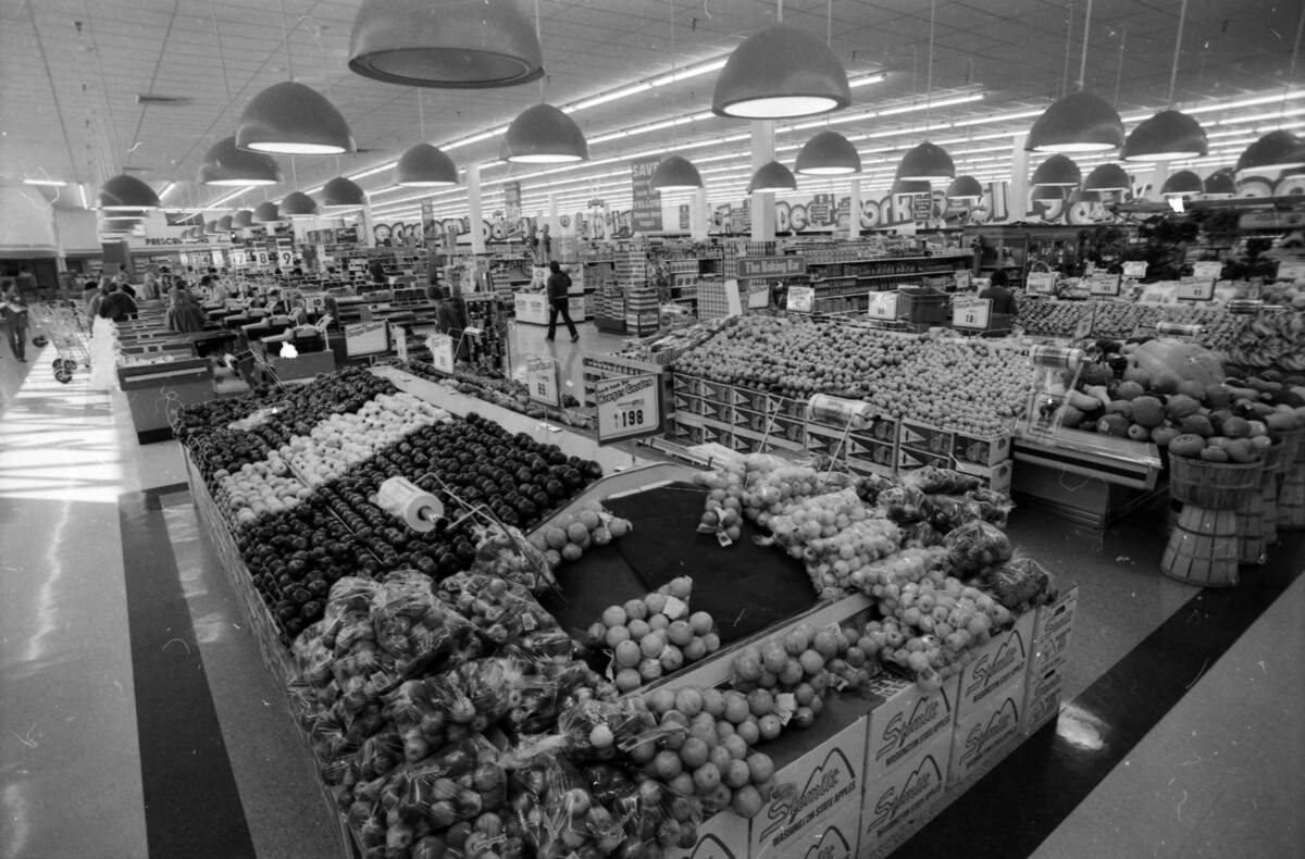 The produce department inside a new Kroger Supermarket in the Regency Center, just off Nicholasville Road, Oct. 1985. The new store, which was open 24 hours, seven days a week, replaced the nearby Kroger stores on Southland Drive and in the South Park shopping center.