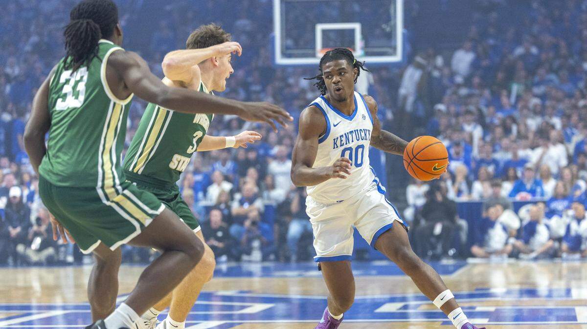 College basketball final: Kentucky 103, Wright State 62
