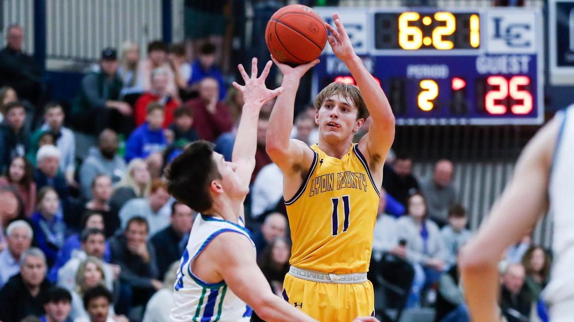 In-state Kentucky recruit Travis Perry being courted by college basketball’s best team