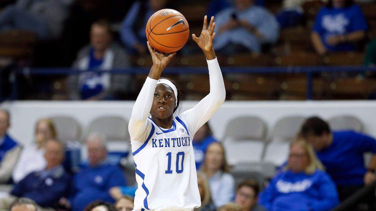 Freshman Rhyne Howard went to high school an hour from Knoxville. On Thursday night, she’ll lead Kentucky against her home-state Volunteers.