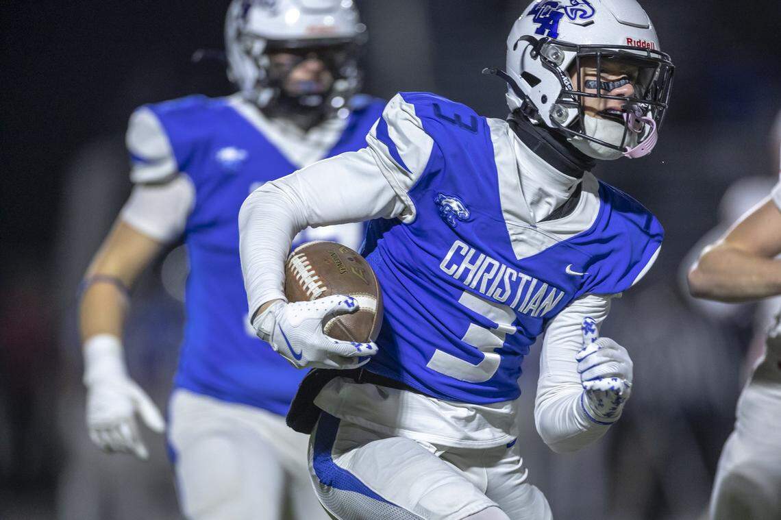 Lexington Christian's Sam Pearson (3) runs the ball during a game against Belfry in Lexington, Ky., on Friday, Nov. 28, 2025.