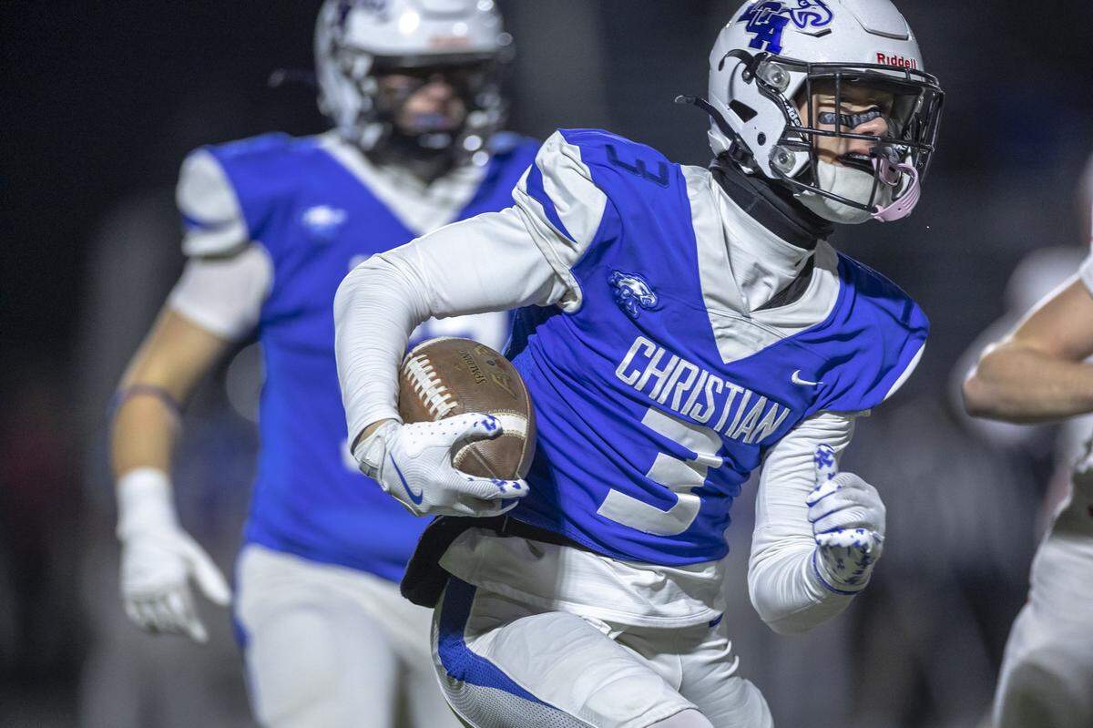 Lexington Christian's Sam Pearson (3) runs the ball during a game against Belfry in Lexington, Ky., on Friday, Nov. 28, 2025.