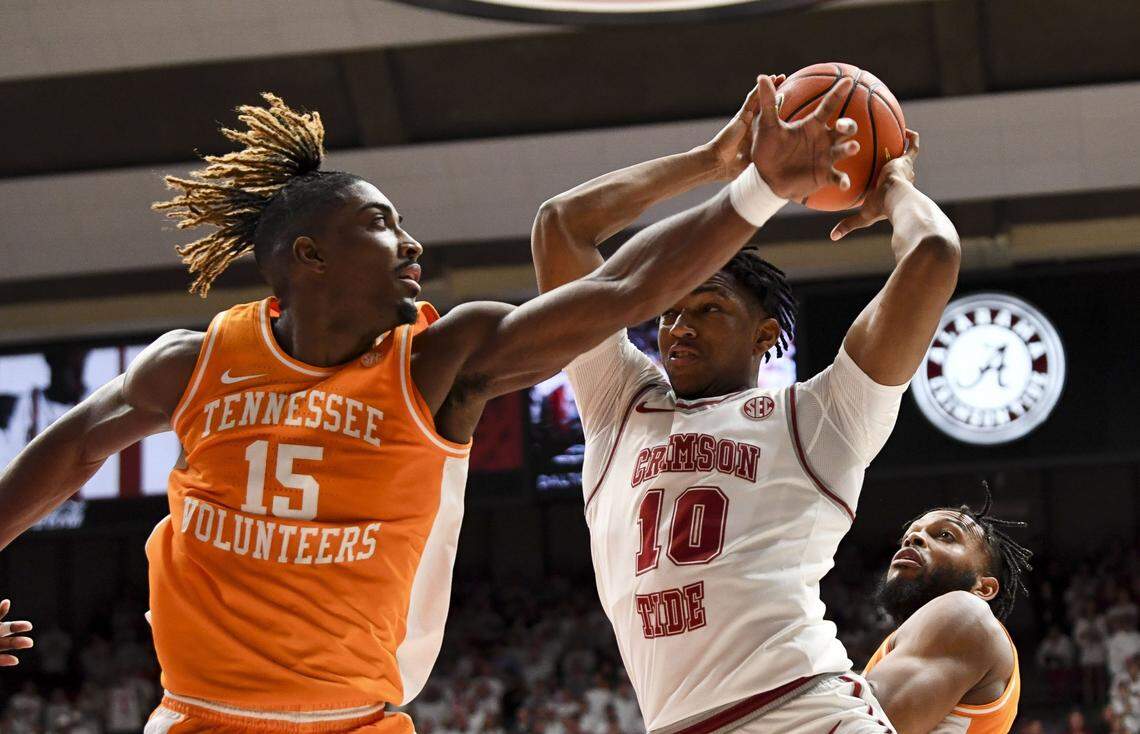 Tennessee guard Jahmai Mashack (15) attempts to knock the ball away from Alabama forward Mouhamed Dioubate (10) at Coleman Coliseum. Tennessee defeated Alabama 81-74 on March 2, 2024. (Gary Cosby Jr.-USA TODAY Sports)