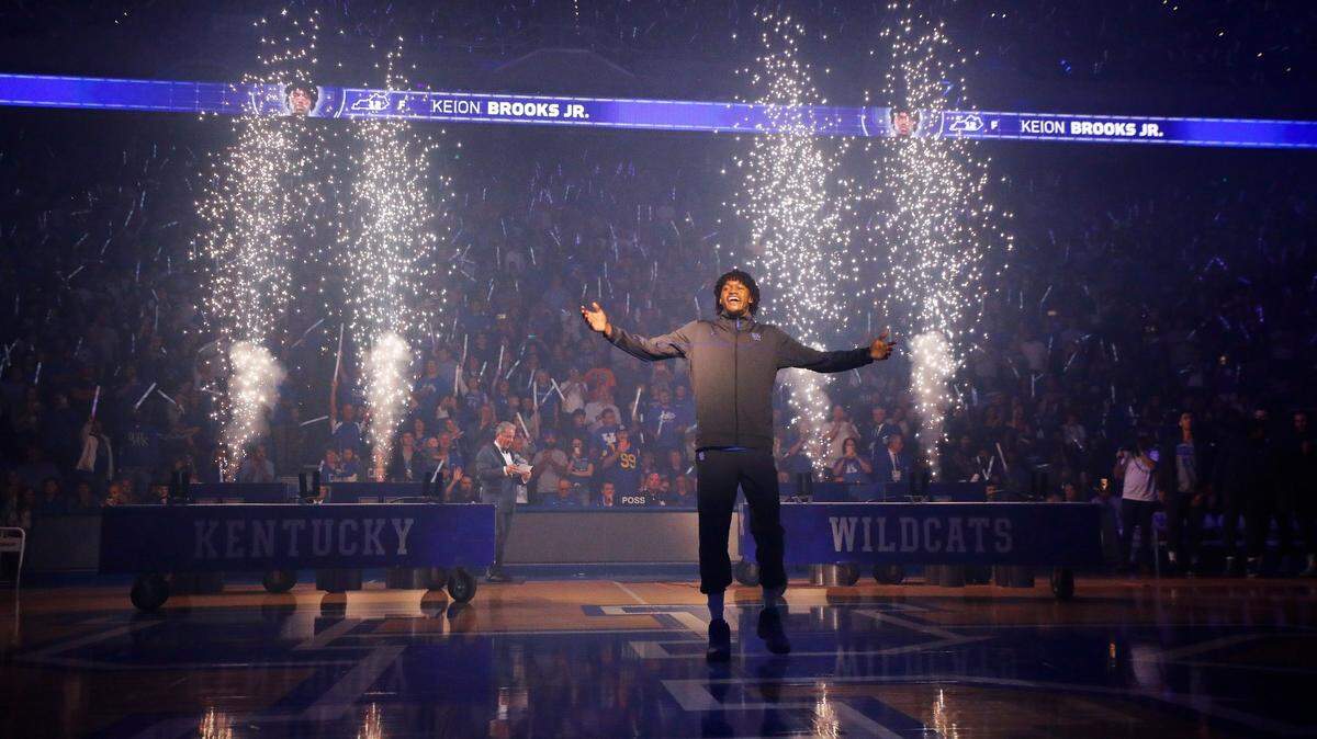 Kentucky Wildcats forward Keion Brooks Jr. (12) takes the court during Big Blue Madness at Rupp Arena in Lexington, Ky., Friday, Oct. 11, 2019.