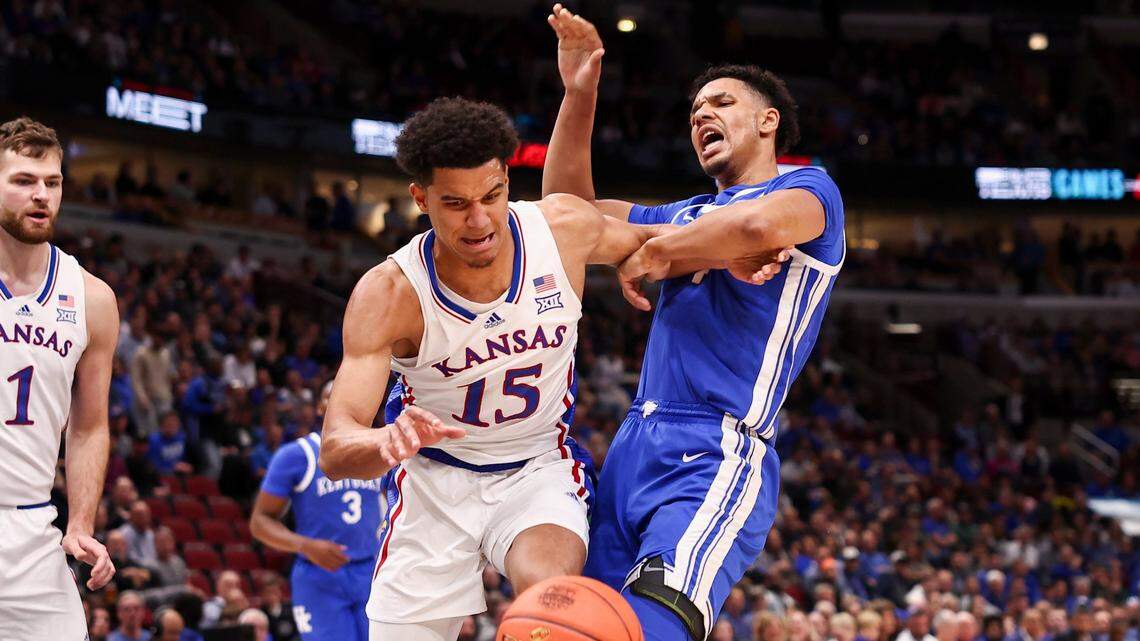 Champions Classic final: No. 1 Kansas 89, No. 17 Kentucky 84