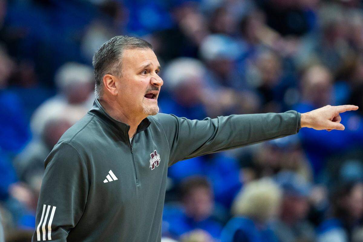 Mississippi State head coach Chris Jans calls to his players during Wednesday’s game against Kentucky.