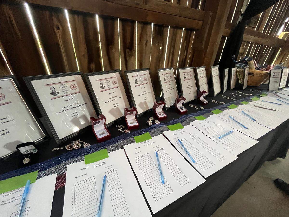 A silent auction table at the Jessamine County GOP Lincoln Day Dinner.