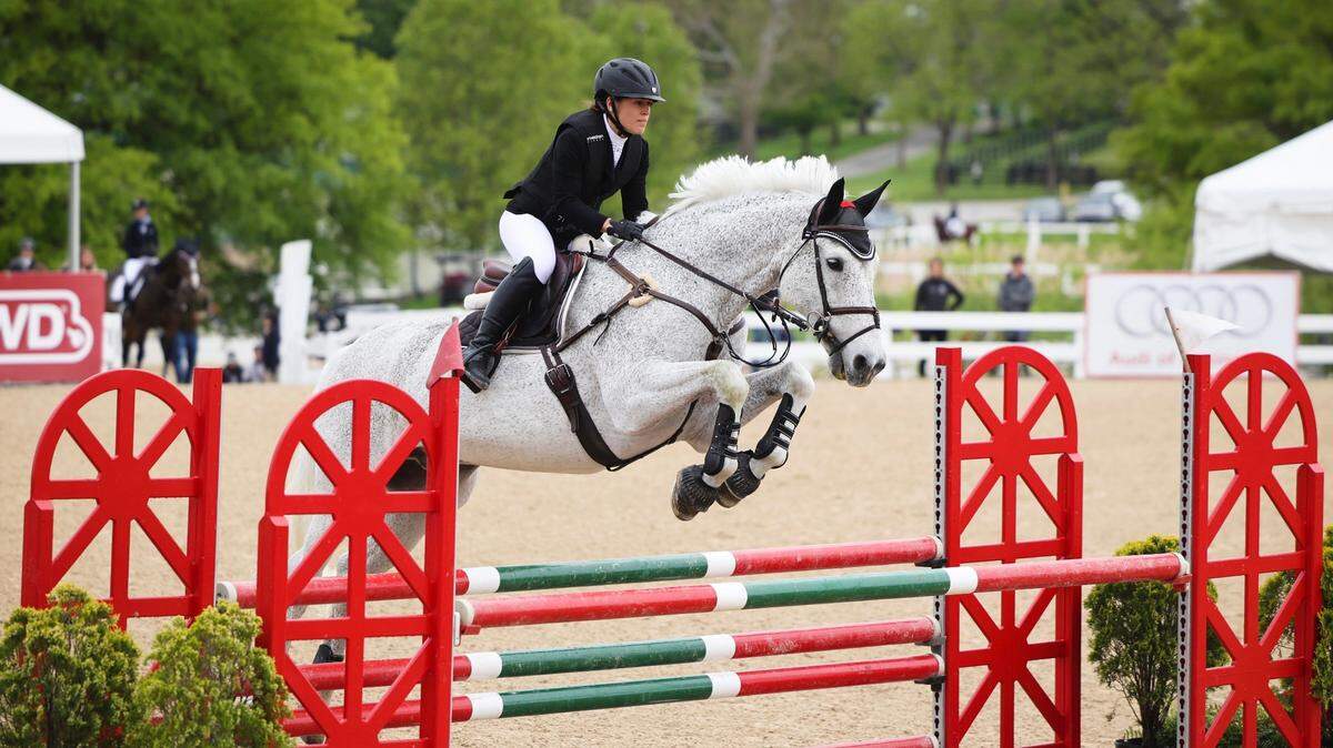 Wren Zimmerman of Lexington, who had been competing against able-bodied riders as a legally blind show jumper until recently retiring her horse, Cassicasca, is now helping lead an effort to include her sport in the Paralympic Games.