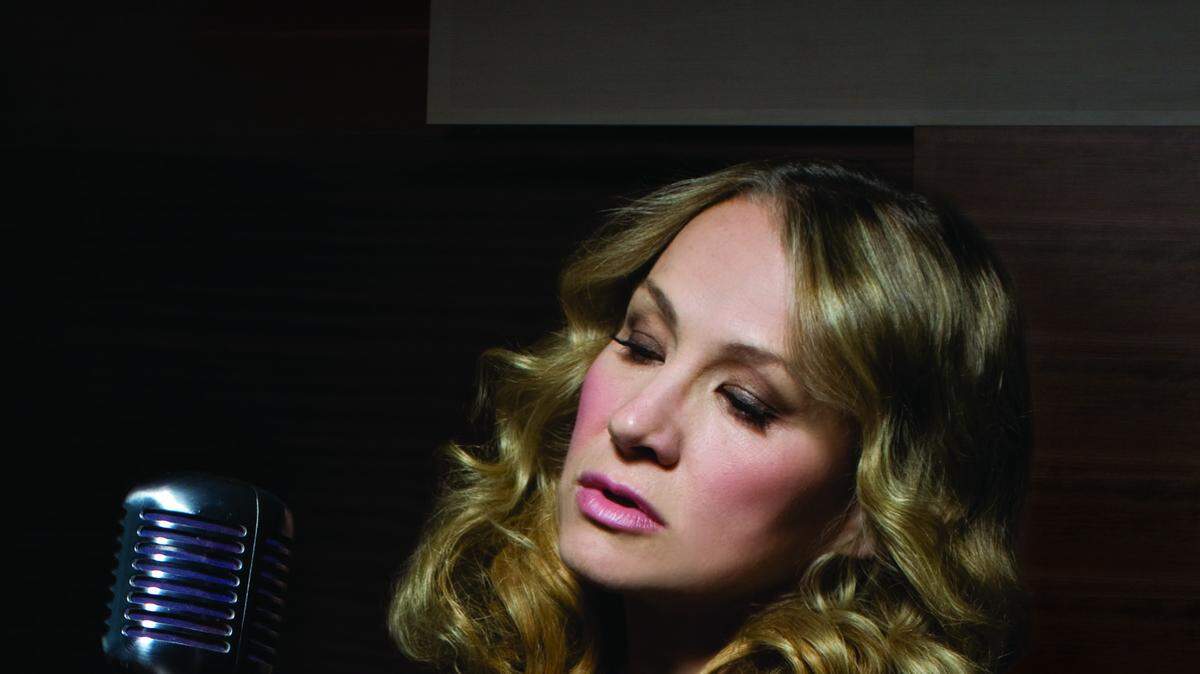 Joan Osborne, who grew up in the Louisville suburb of Anchorage, comes to Frankfort this week for WoodSongs Old-Time Radio Hour.