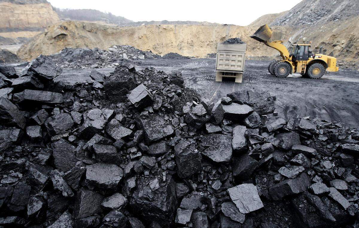 According to the coal industry, mining accounts for only 0.4 percent of all jobs in Kentucky. Coal mining contributes about 1 percent of the state’s total economy.