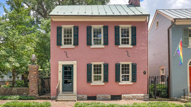 This pink, historic home in Lexington’s Gratz Park is on the market. Take a look