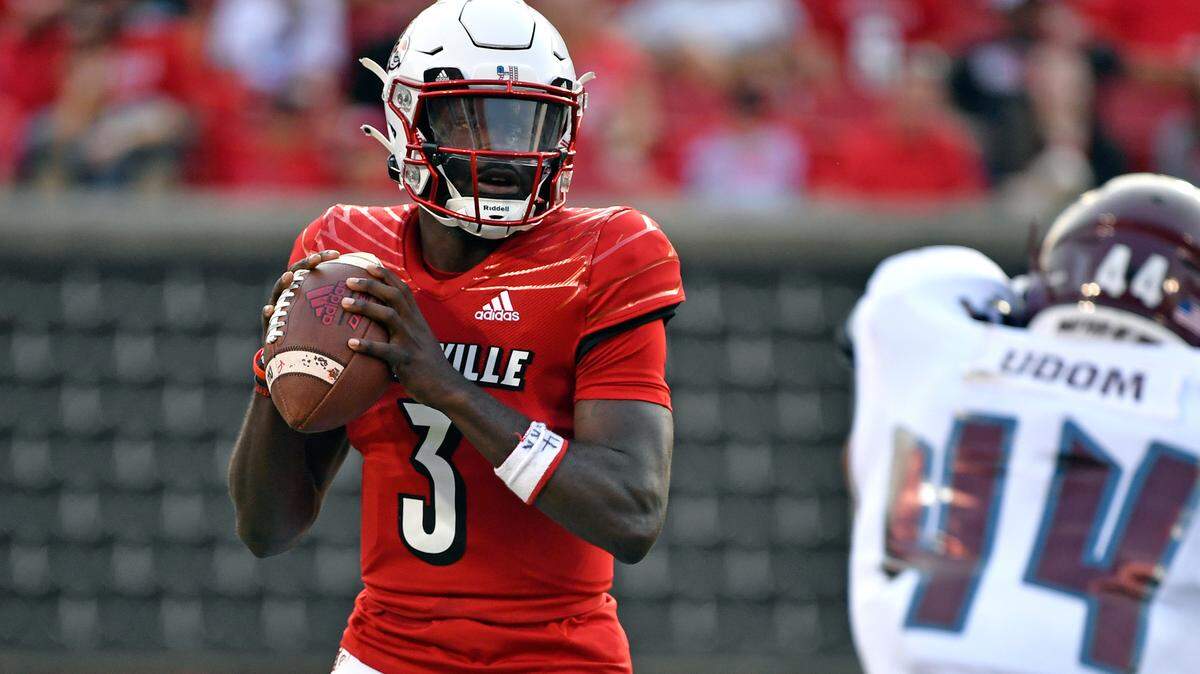 Louisville quarterback Malik Cunningham (3) passed for one touchdown and ran for two more in the Cardinals’ win over Eastern Kentucky.