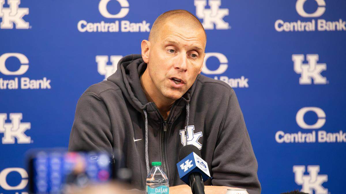 After landing a pair of five-star recruits from the 2025 high school class, Kentucky’s Mark Pope is still without a commitment from the current group of high school seniors. 