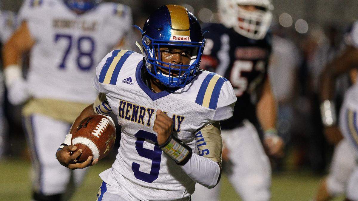Henry Clay’s Langston Jackson ran for a touchdown against Lafayette on Sept. 21.