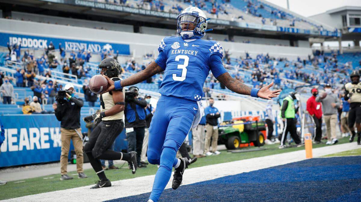 Kentucky honors Schlarman, fends off Vandy for first win in almost a month