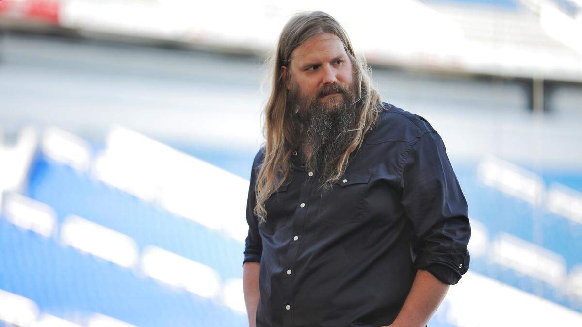 Chris Stapleton is scheduled to headline a concert in April at Kroger Field. The Kentucky native appeared at University of Kentucky’s football stadium for the announcement.