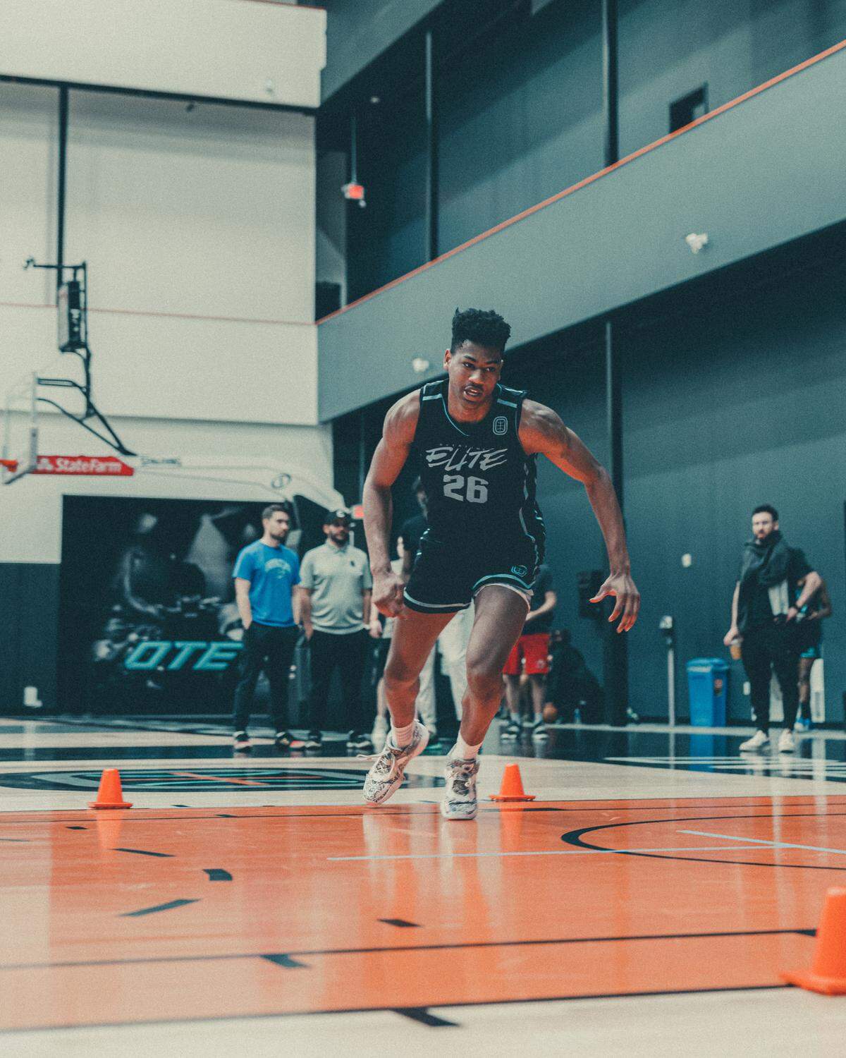 Class of 2025 recruit Bryson Tiller participates in drills during OTE Pro Week in Atlanta.