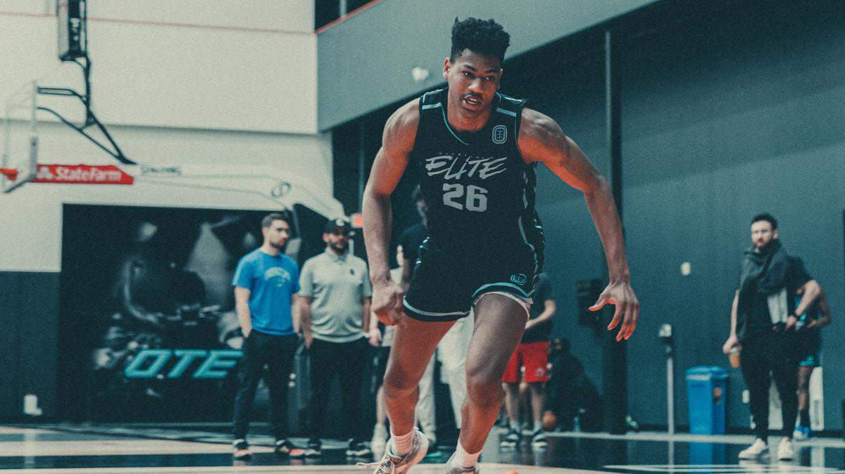 Class of 2025 college basketball recruit Bryson Tiller participates in drills during OTE Pro Week in April at OTE Arena in Atlanta. The 6-foot-9 Tiller is rated a five-star prospect.