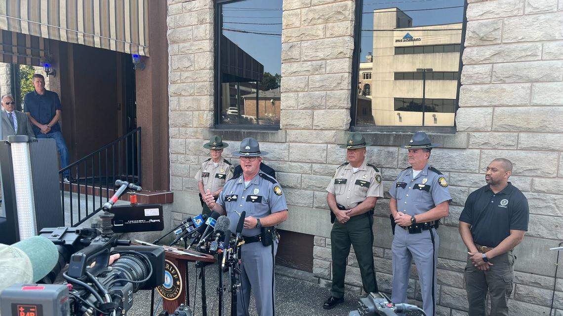 Suspected KY I-75 shooter may still be hiding in national forest. Police believe he acted alone.