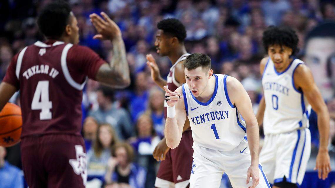 Kentucky lets loose from three-point range, holds off Texas A&M for third straight win