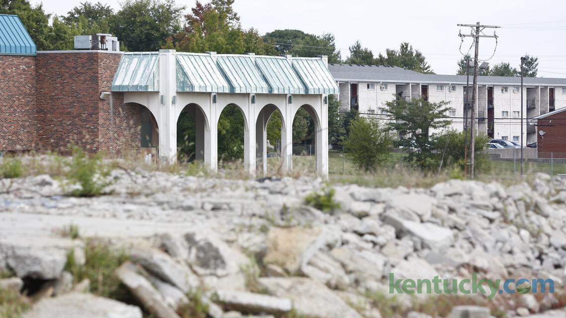 The former site of the Continental Inn at Winchester and New Circle roads.