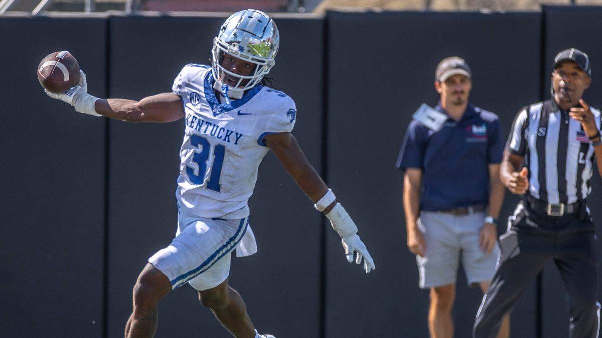 Defense is offering hope that ‘a lot of special things can happen’ for Kentucky football