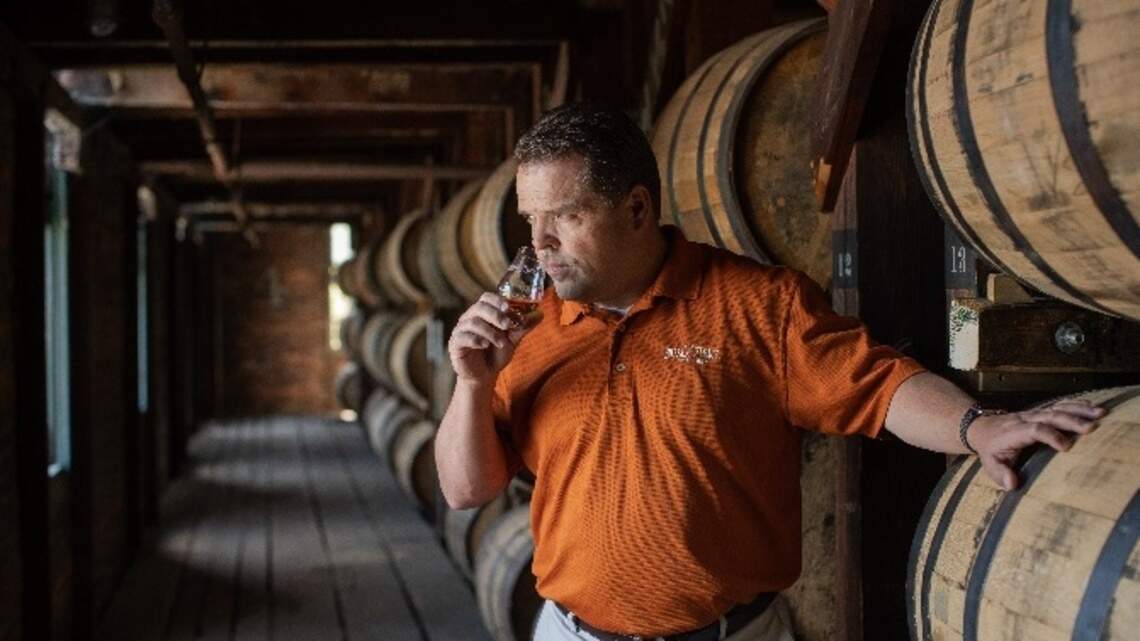 Popular Kentucky bourbon maker letting one fan run the distillery for a day