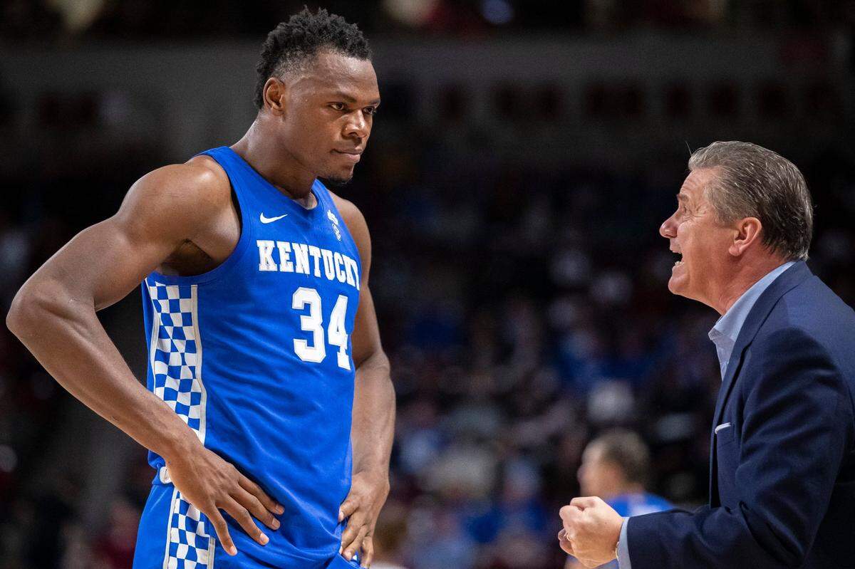Former Kentucky basketball head coach John Calipari recruited Oscar Tshiebwe to UK via the transfer portal after Tshiebwe left his previous school, West Virginia. Many other college basketball coaches have made more frequent, and better, use of the portal than Calipari.
