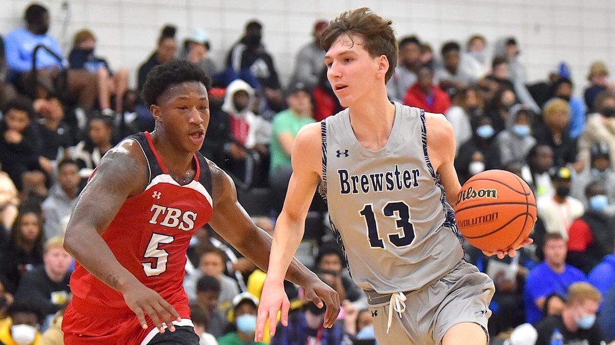 Checking in on new expert predictions as star basketball recruits converge on Kentucky