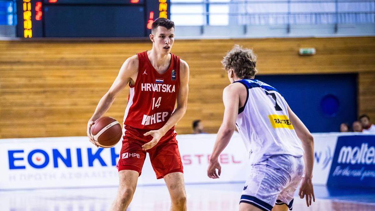 Zvonimir Ivisic represented Croatia at the FIBA U20 European Championships this summer. The 7-foot-2 19-year-old announced his commitment to Kentucky on Tuesday.