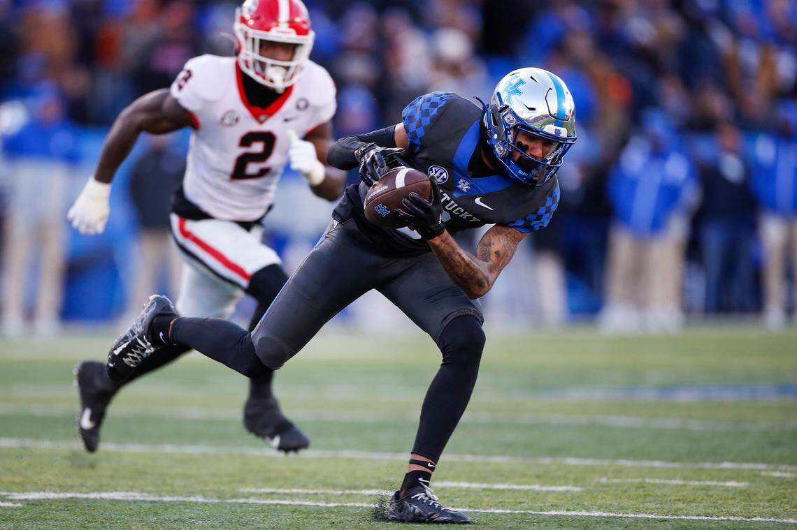 Kentucky wide receiver Dane Key makes a catch for a first down against Georgia. The freshman made two catches for 23 yards on the day.